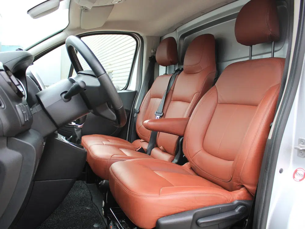 Renault Trafic 2.0 dCi 170 T29 L1H1 Luxe uit 2021, foto 2