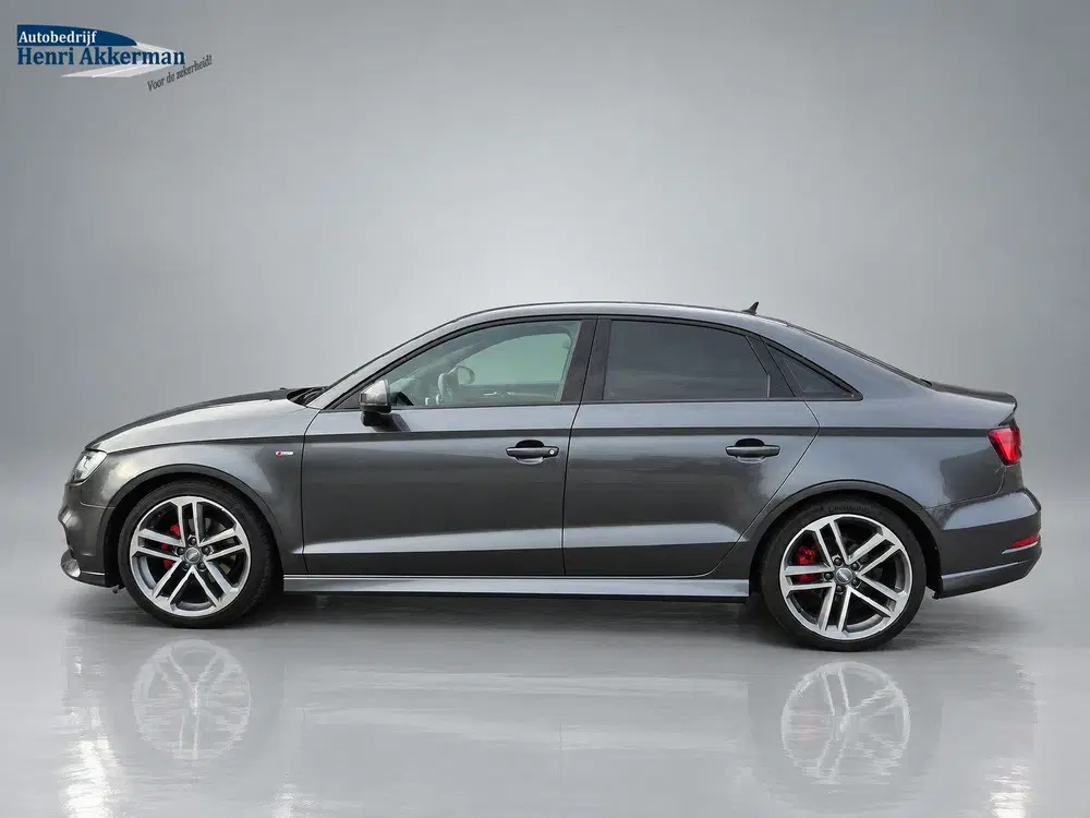 Audi A3 35 TFSI CoD Sport S Line Edition uit 2019, foto 2