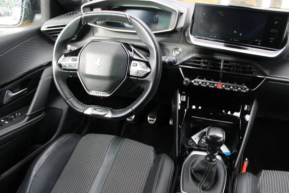 Peugeot 208 1.2 PureTech GT (bj 2021) uit 2021, foto 2