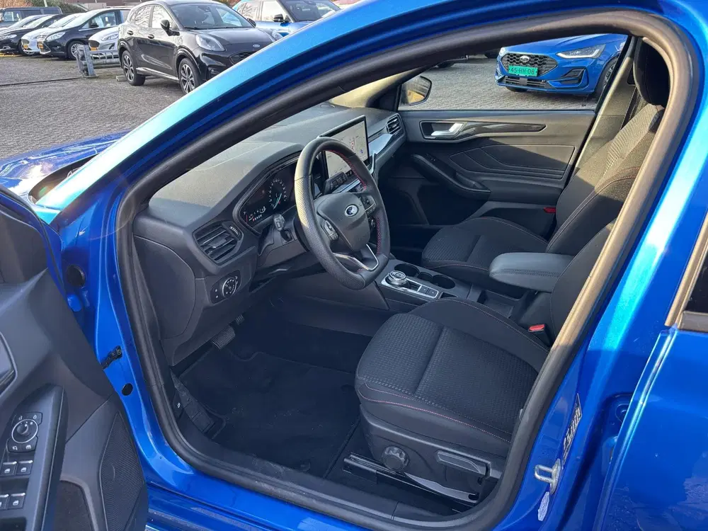 Ford Focus 1.5 EcoBlue ST Line Diesel Automaat uit 2022, foto 15