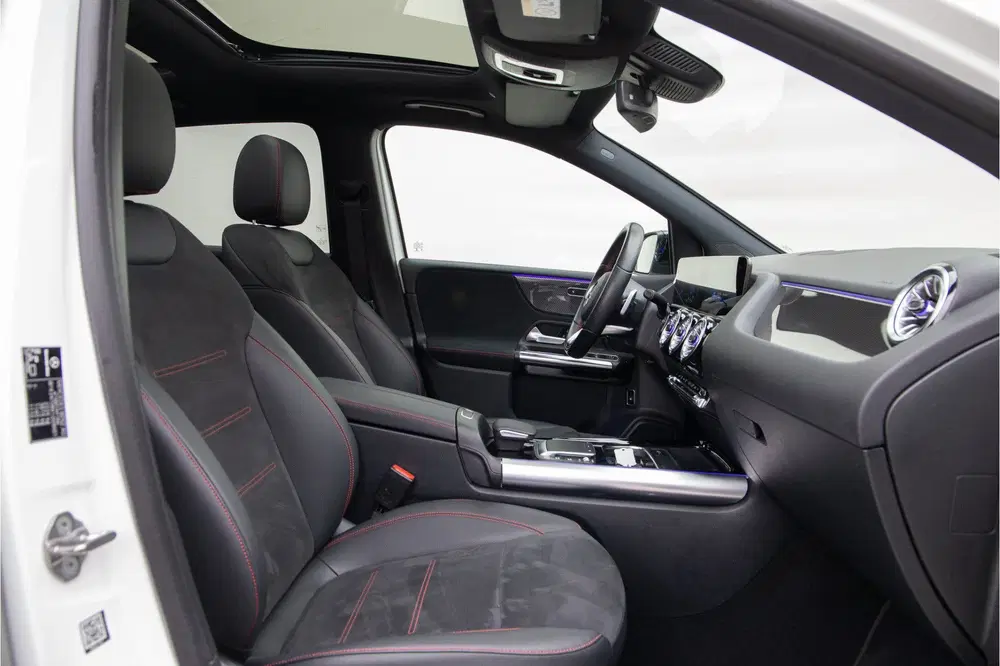 Mercedes-Benz B-Klasse 250 e AMG Night Edition uit 2022, foto 15