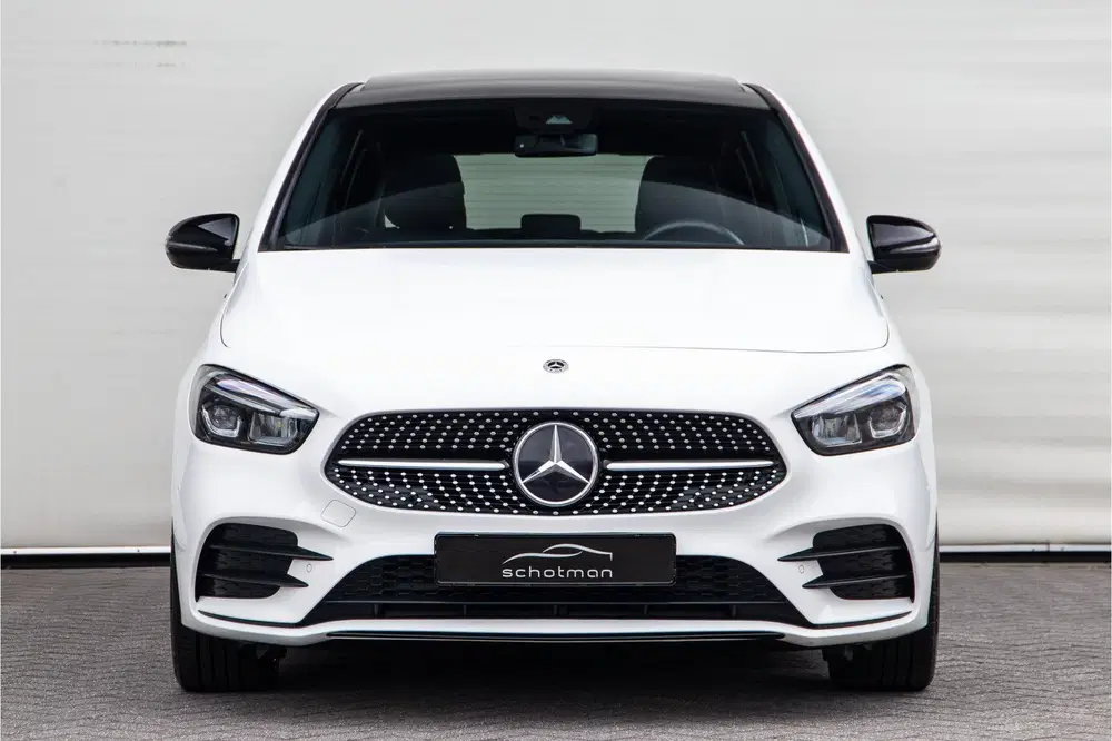 Mercedes-Benz B-Klasse 250 e AMG Night Edition uit 2022, foto 3