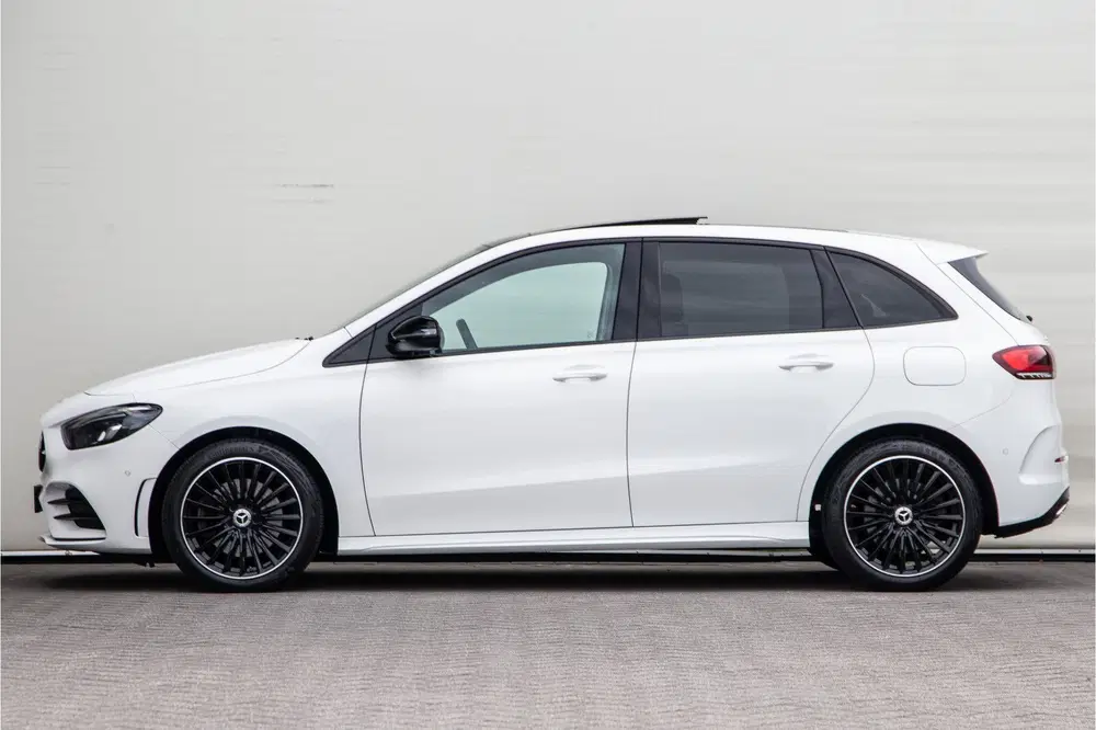 Mercedes-Benz B-Klasse 250 e AMG Night Edition uit 2022, foto 4
