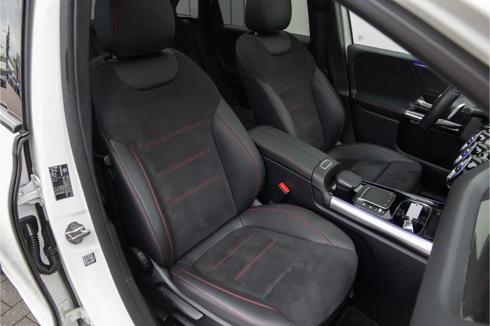 Mercedes-Benz B-Klasse 250 e AMG Night Edition uit 2022, foto 6