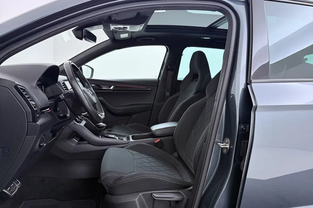 Skoda Karoq 1.5 TSI ACT Sportline Business uit 2021, foto 3