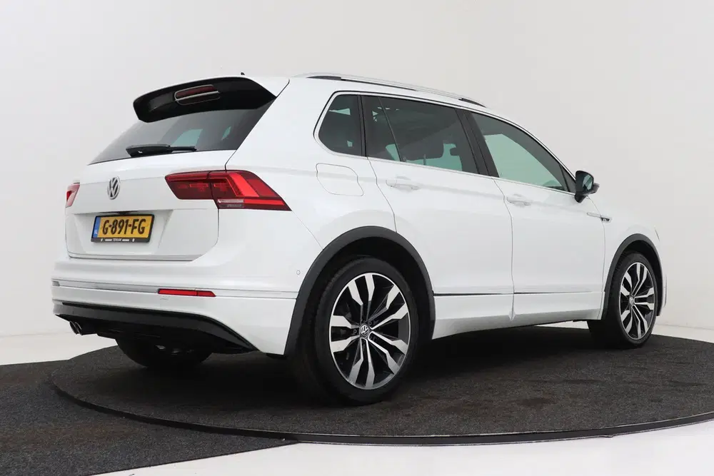 Volkswagen Tiguan 1.5 TSI ACT Highline R-line uit 2019, foto 2