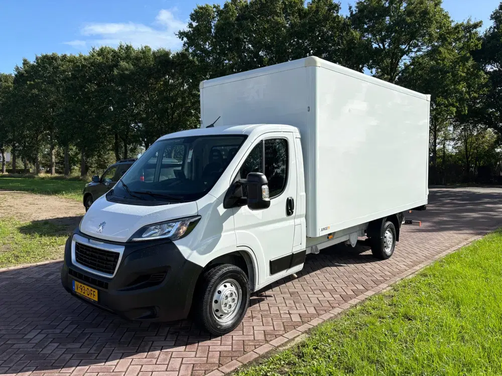 Peugeot Boxer 2.2 141pk Bakwagen Laadklep 750 KG N1 uit 2022, foto 2