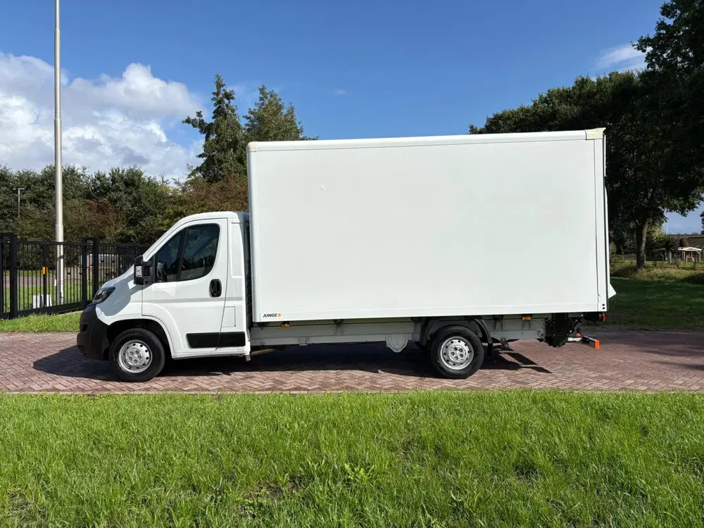 Peugeot Boxer 2.2 141pk Bakwagen Laadklep 750 KG N1 uit 2022, foto 3