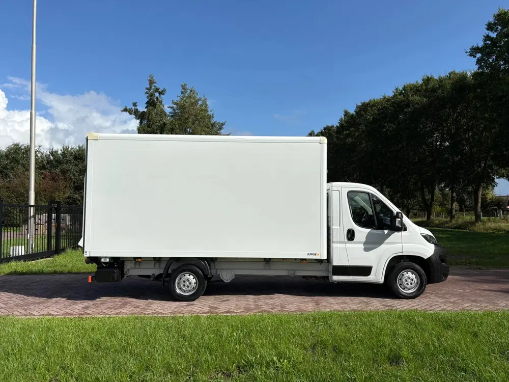 Peugeot Boxer 2.2 141pk Bakwagen Laadklep 750 KG N1 uit 2022, foto 4