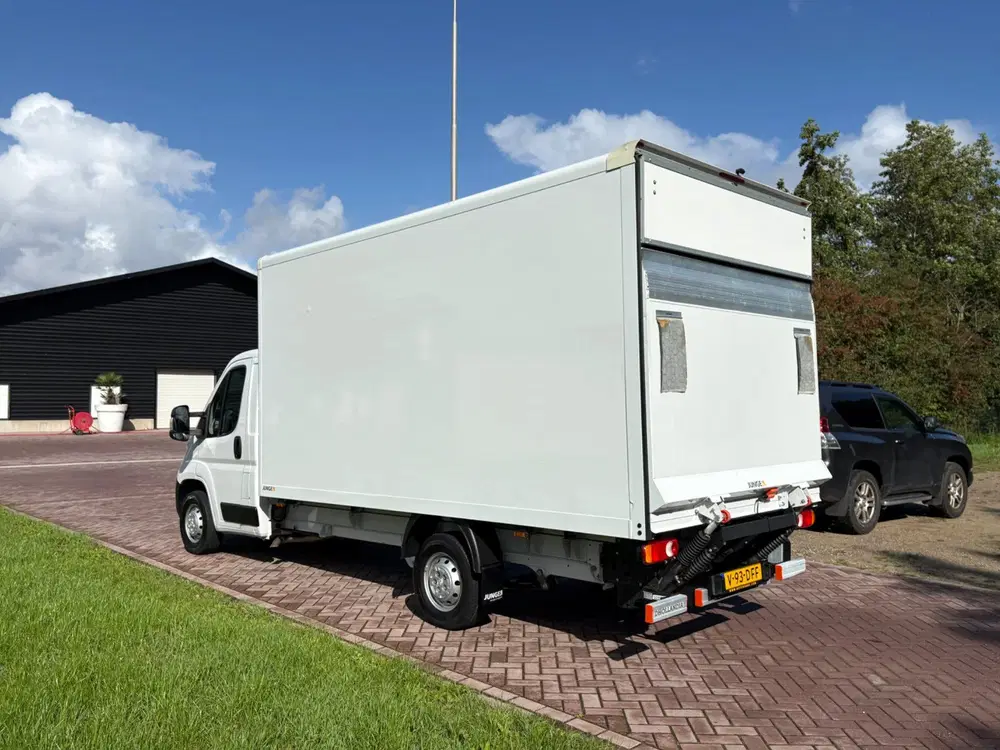 Peugeot Boxer 2.2 141pk Bakwagen Laadklep 750 KG N1 uit 2022, foto 5
