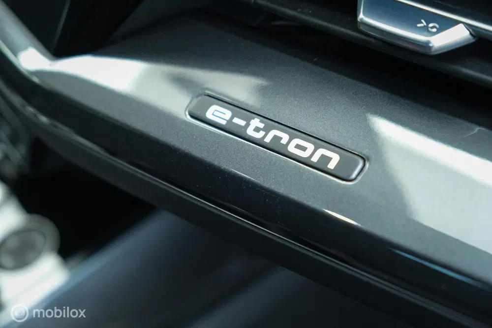 Audi Q4 e-tron 35 Advanced edition S-line 55 kWh uit 2022, foto 13