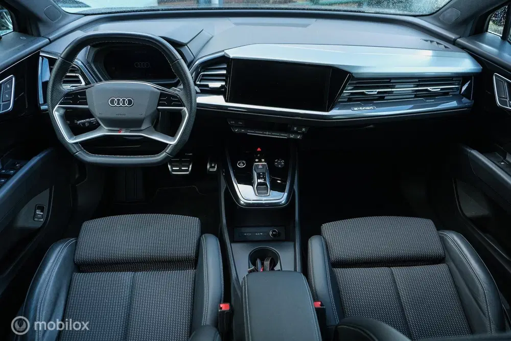 Audi Q4 e-tron 35 Advanced edition S-line 55 kWh uit 2022, foto 2