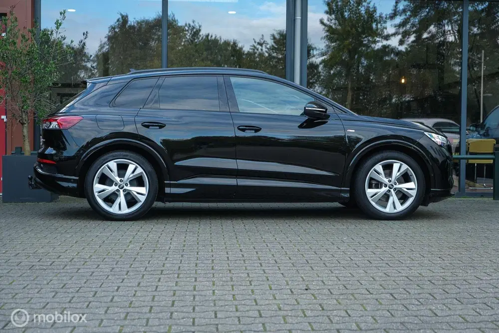 Audi Q4 e-tron 35 Advanced edition S-line 55 kWh uit 2022, foto 5