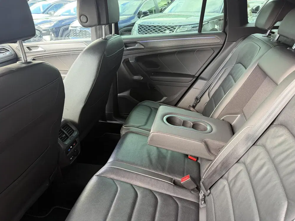 Volkswagen Tiguan 1.5 TSI Elegance 3 X R-LINE uit 2021, foto 10