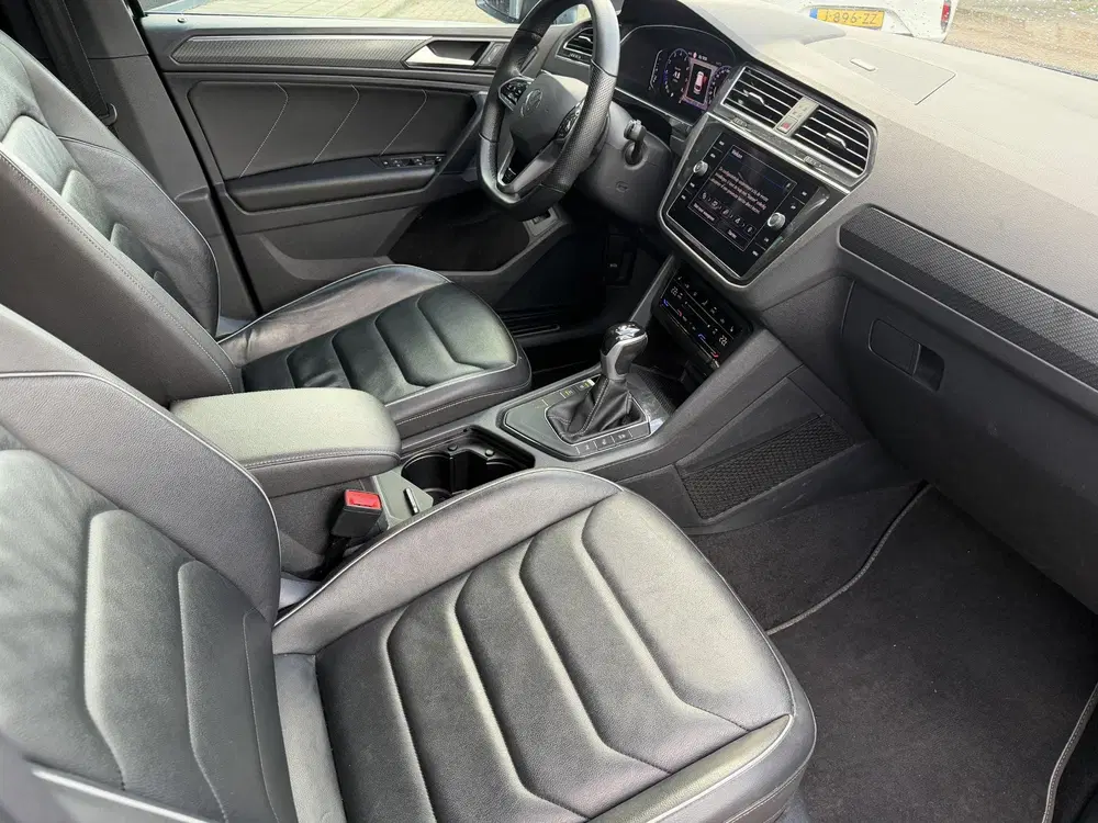 Volkswagen Tiguan 1.5 TSI Elegance 3 X R-LINE uit 2021, foto 11