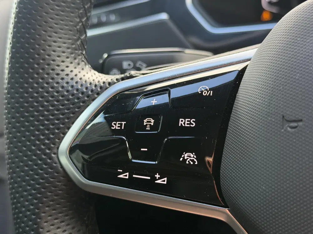 Volkswagen Tiguan 1.5 TSI Elegance 3 X R-LINE uit 2021, foto 13