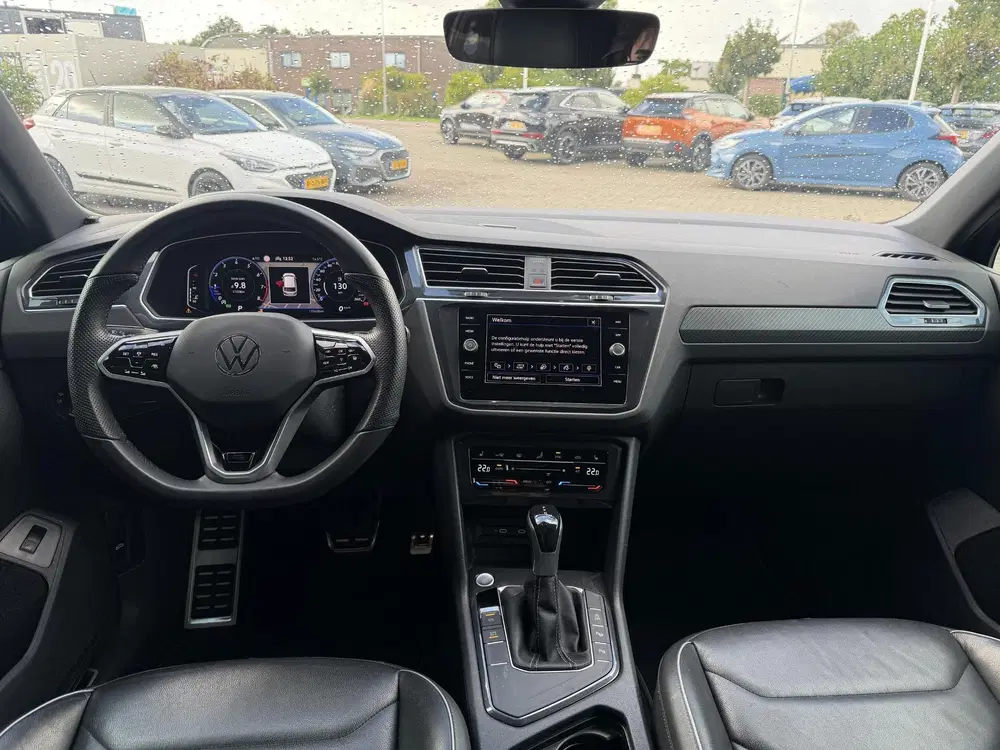 Volkswagen Tiguan 1.5 TSI Elegance 3 X R-LINE uit 2021, foto 2