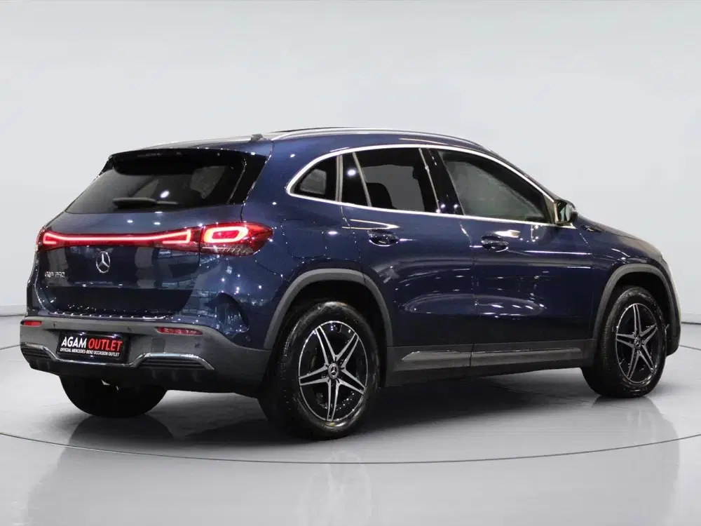 Mercedes-Benz EQA 250 67 kWh uit 2021, foto 2
