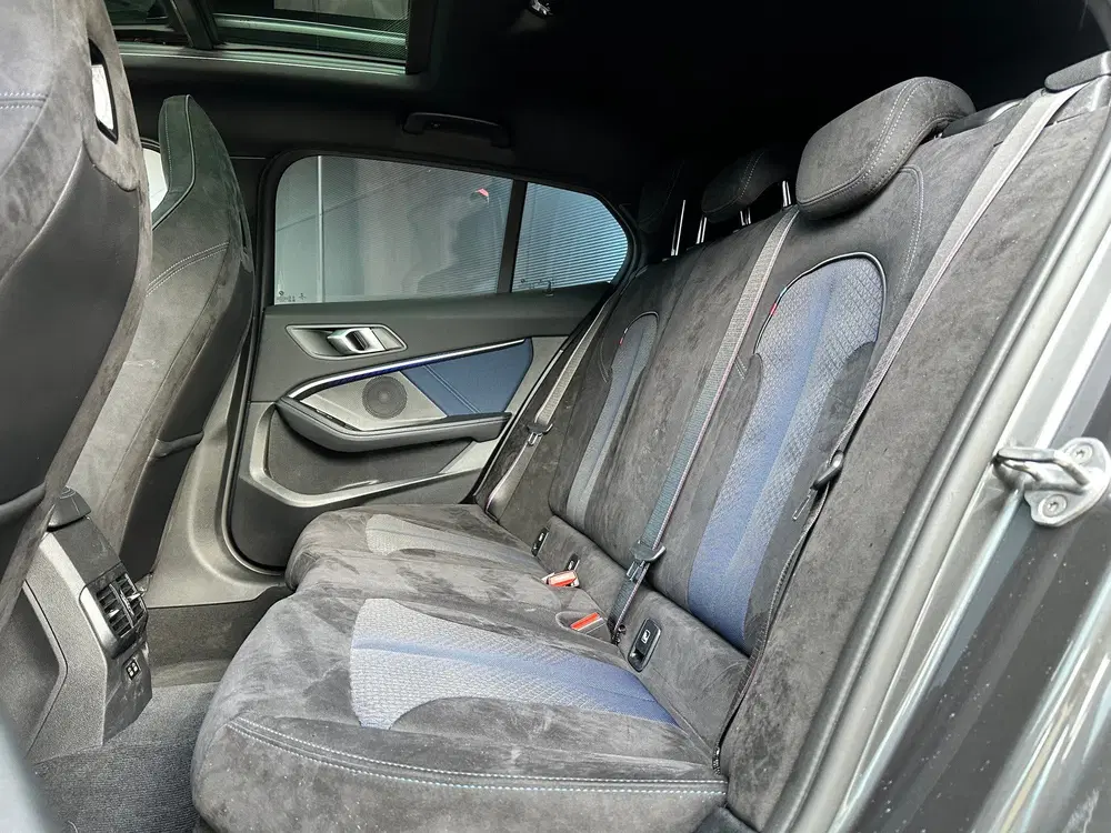 BMW 1-serie 118i AUT M-SPORT uit 2020, foto 11