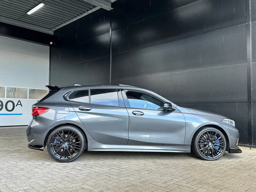 BMW 1-serie 118i AUT M-SPORT uit 2020, foto 15