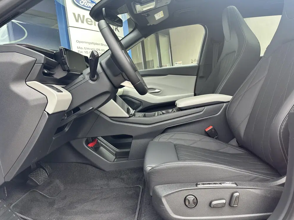 Ford Explorer Premium Extended Range RWD 77 kWh €3.500 uit 2026, foto 13