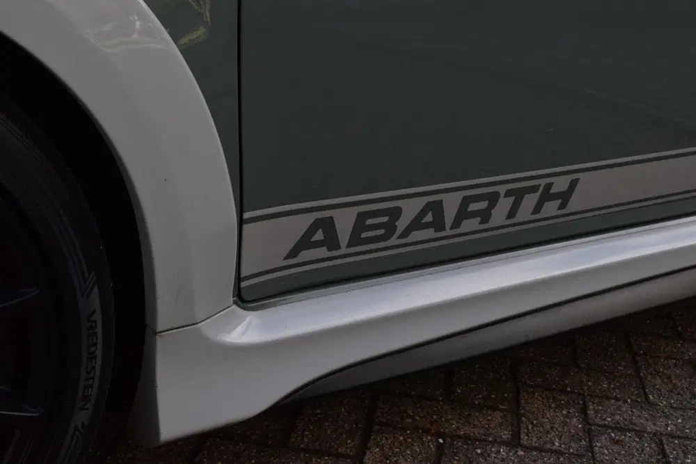 Abarth 500 1.4 T-Jet 180pk uit 2021, foto 13