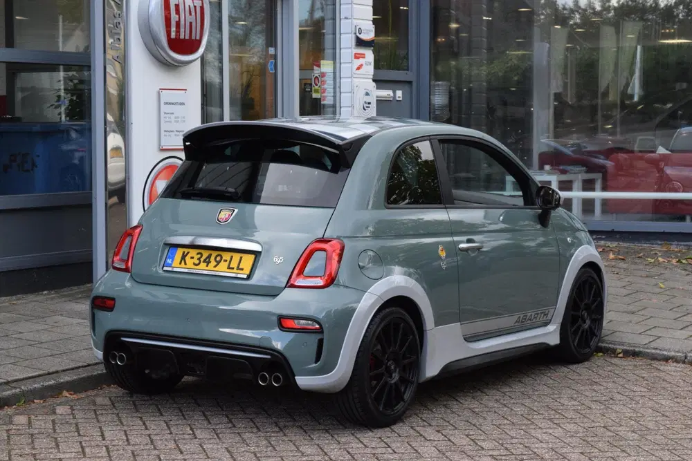 Abarth 500 1.4 T-Jet 180pk uit 2021, foto 4