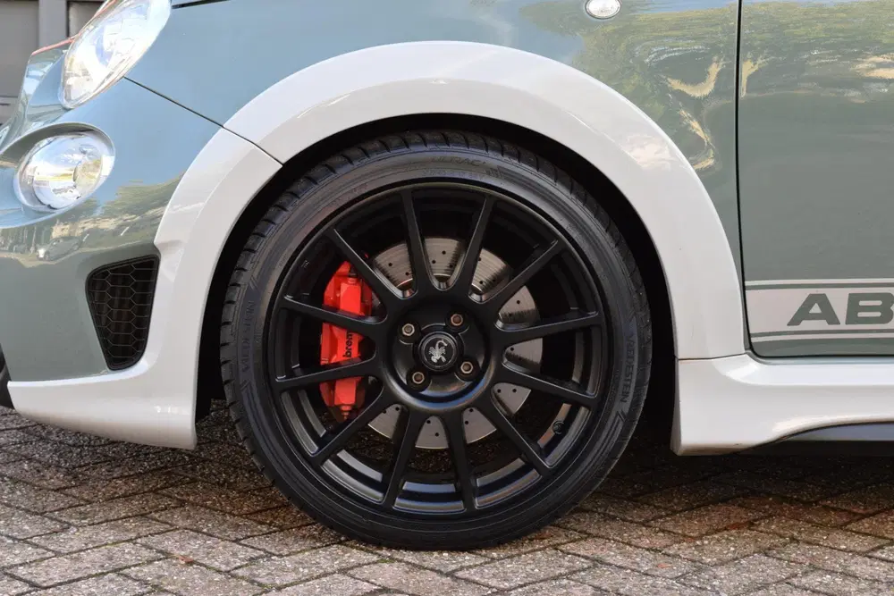Abarth 500 1.4 T-Jet 180pk uit 2021, foto 7