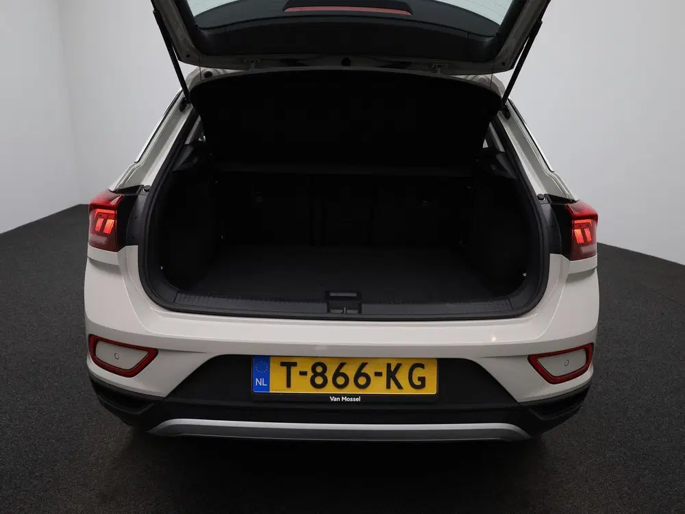 Volkswagen T-Roc 1.5 TSI Life 150 PK uit 2023, foto 13