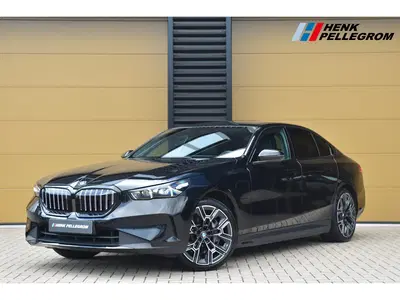 BMW 5-serie 5 Serie 550e xDrive * Harman uit 2024