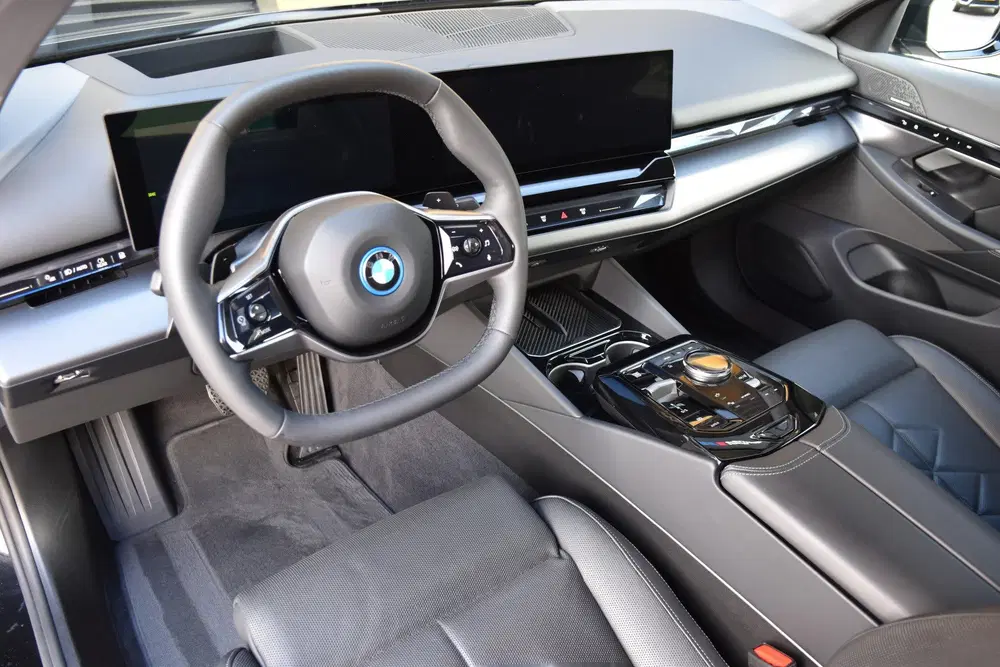 BMW 5-serie 5 Serie 550e xDrive * Harman uit 2024, foto 10