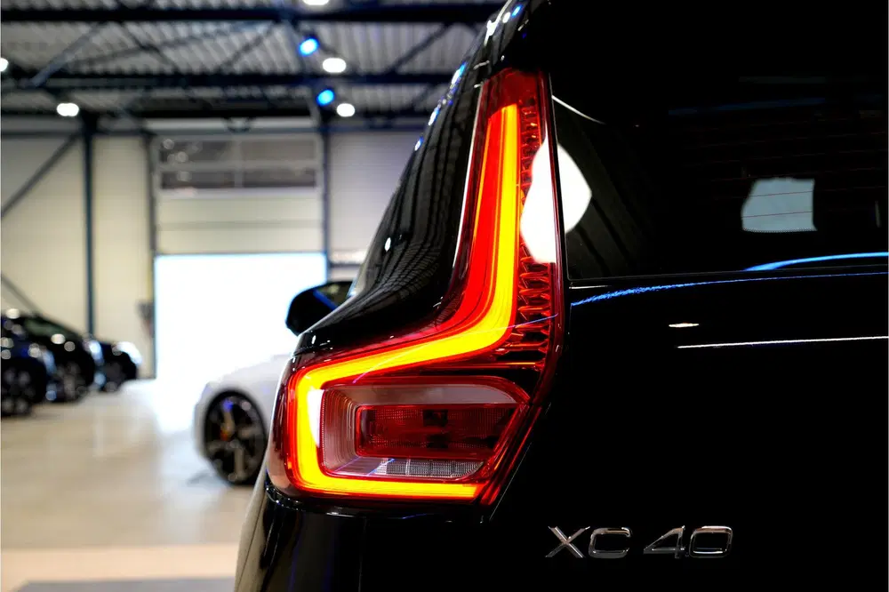 Volvo XC40 1.5 T4 155kW uit 2021, foto 13