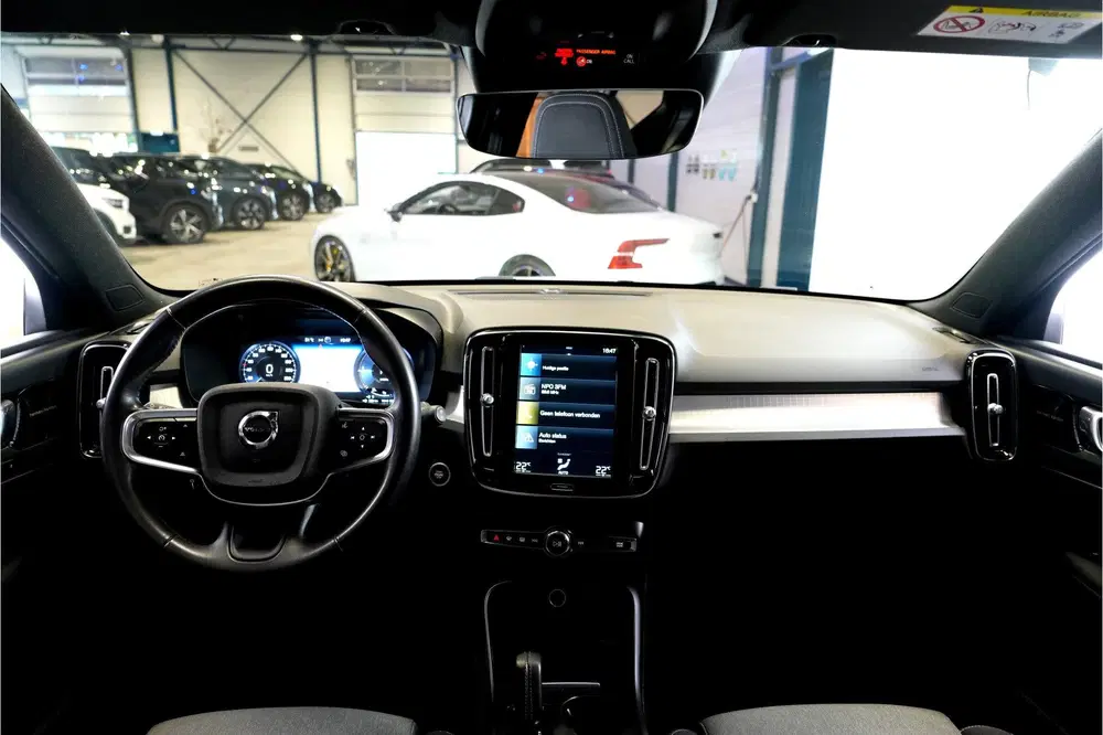 Volvo XC40 1.5 T4 155kW uit 2021, foto 2