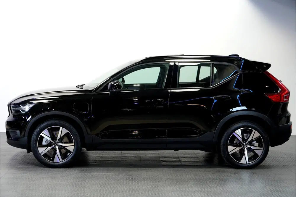 Volvo XC40 1.5 T4 155kW uit 2021, foto 3