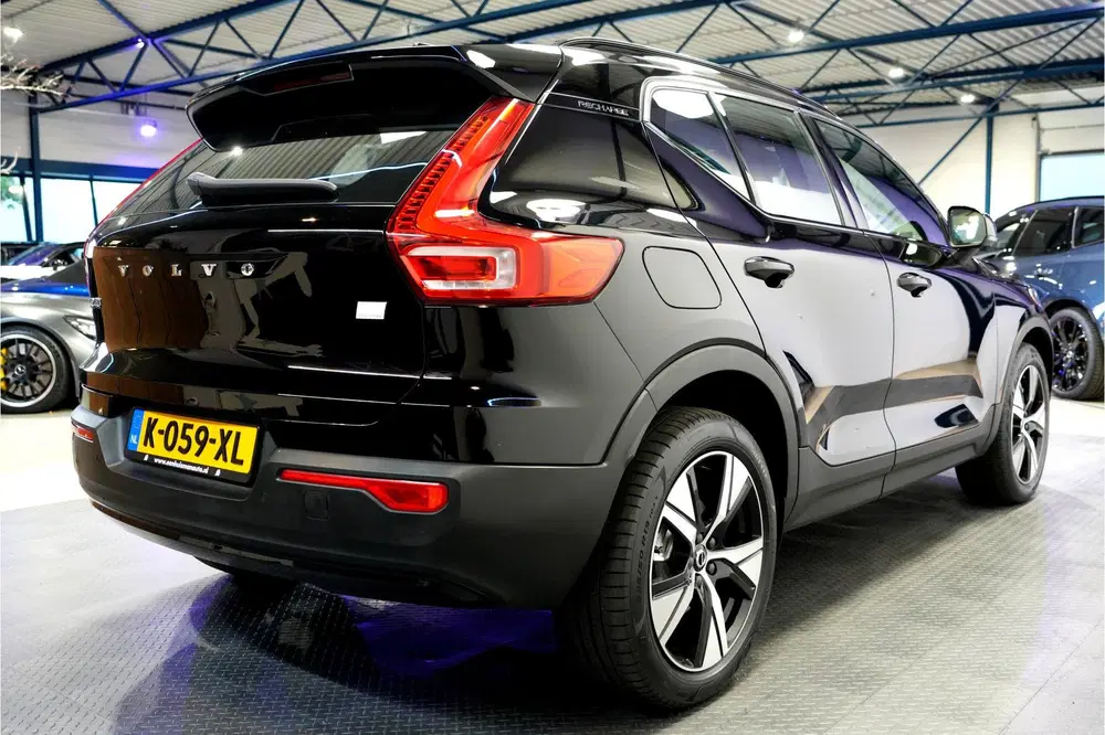 Volvo XC40 1.5 T4 155kW uit 2021, foto 5