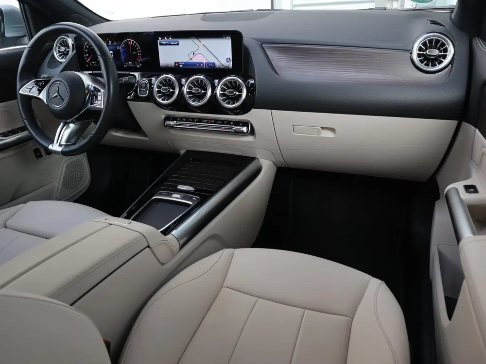 Mercedes-Benz GLA 250 e Star Edition uit 2025, foto 3