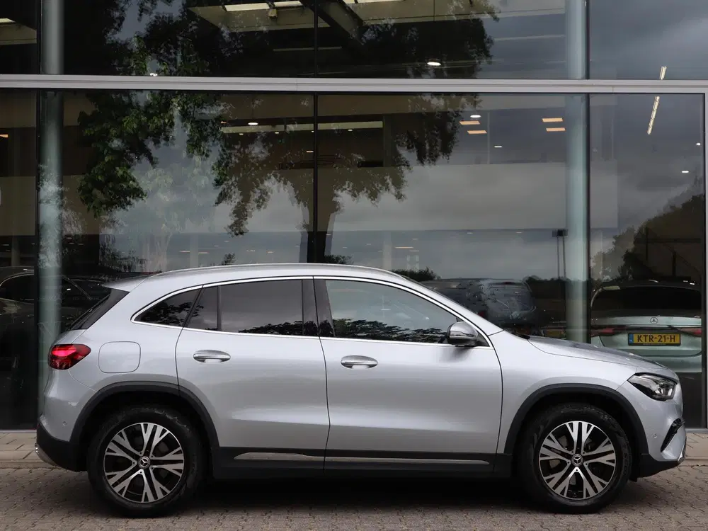 Mercedes-Benz GLA 250 e Star Edition uit 2025, foto 5