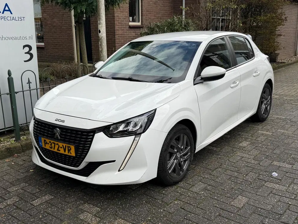 Peugeot 208 1.2 PureTech Allure (bj 2022 uit 2022