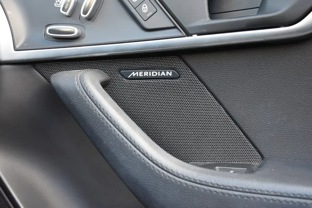 Jaguar F-Type 2.0T R-Dynamic NL Auto uit 2019, foto 11