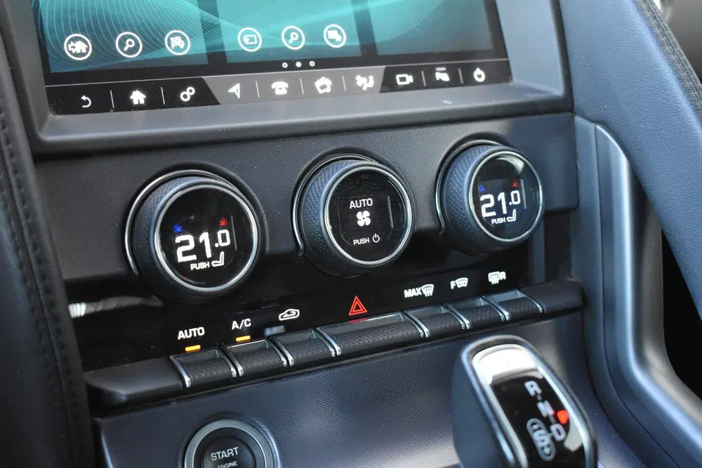 Jaguar F-Type 2.0T R-Dynamic NL Auto uit 2019, foto 13