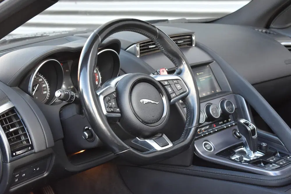Jaguar F-Type 2.0T R-Dynamic NL Auto uit 2019, foto 6
