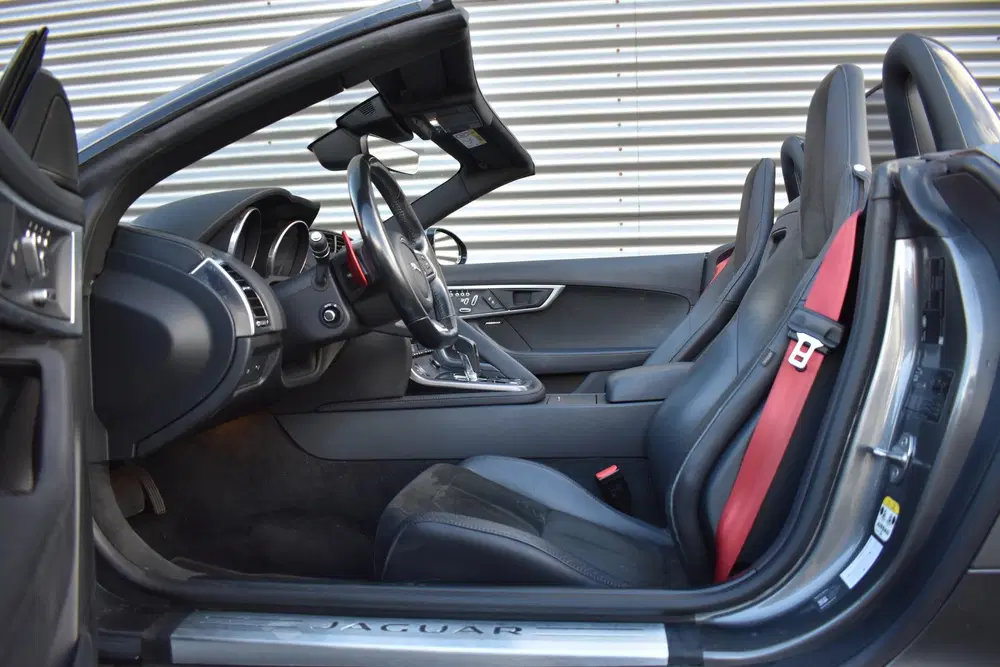 Jaguar F-Type 2.0T R-Dynamic NL Auto uit 2019, foto 7