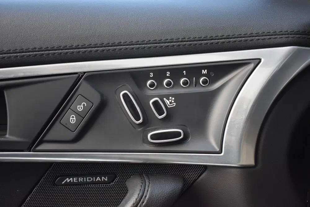 Jaguar F-Type 2.0T R-Dynamic NL Auto uit 2019, foto 8