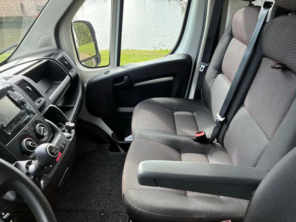 Peugeot Boxer GB L2h2 Bluehdi 120PK S&S 2020 Wit uit 2020, foto 10