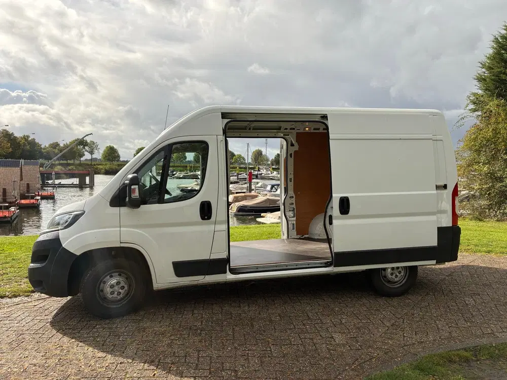 Peugeot Boxer GB L2h2 Bluehdi 120PK S&S 2020 Wit uit 2020, foto 4