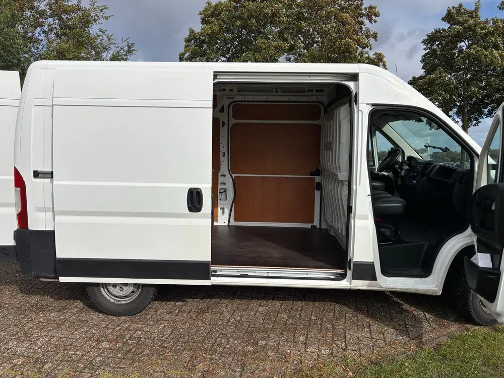 Peugeot Boxer GB L2h2 Bluehdi 120PK S&S 2020 Wit uit 2020, foto 6