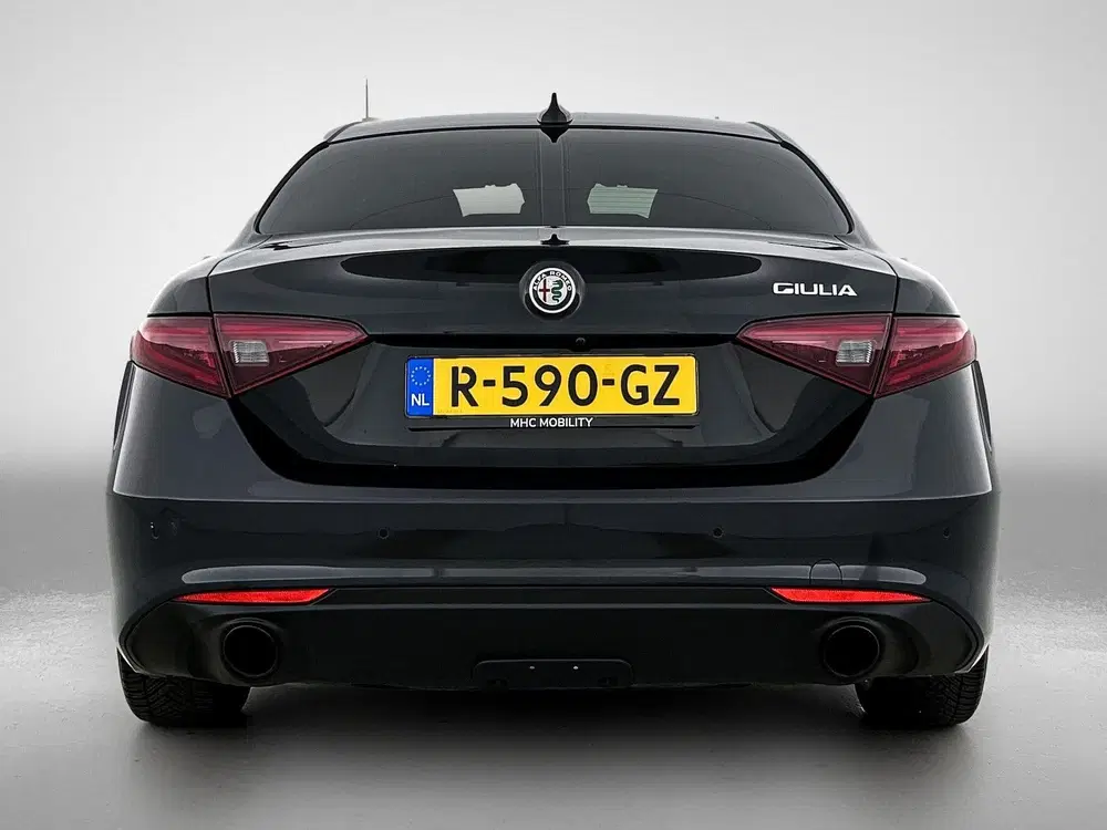 Alfa Romeo Giulia 2.0T Sprint uit 2022, foto 2