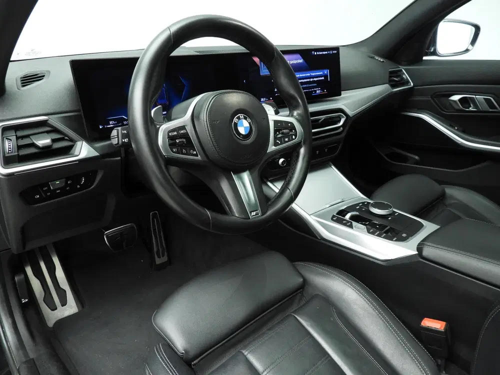 BMW 3-serie Touring 318i uit 2022, foto 6