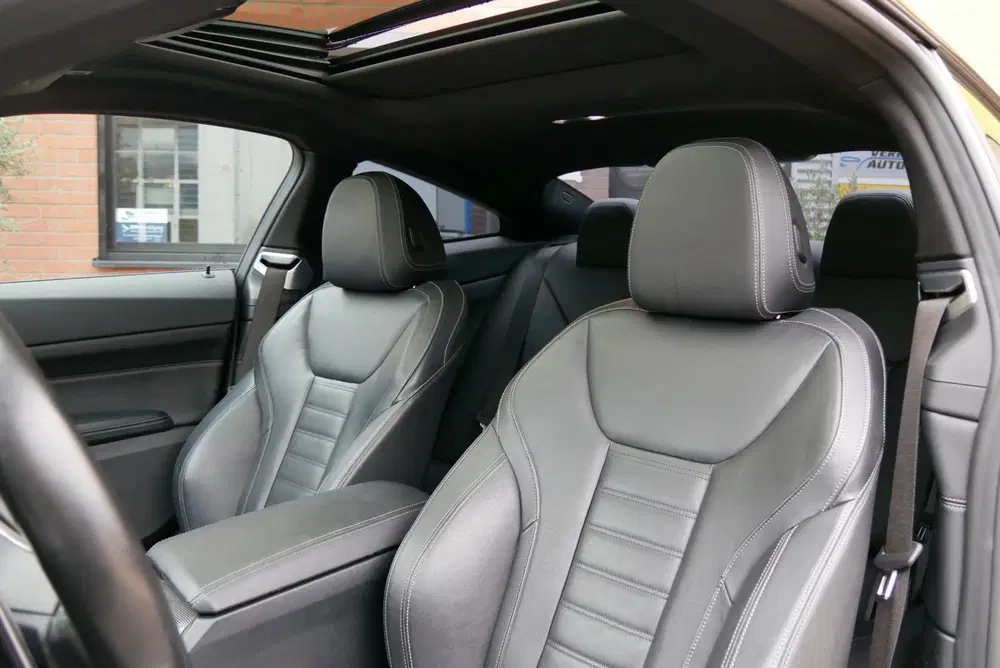 BMW 4-serie 4-serie Coupé 420i High Executive. m sport uit 2022, foto 12