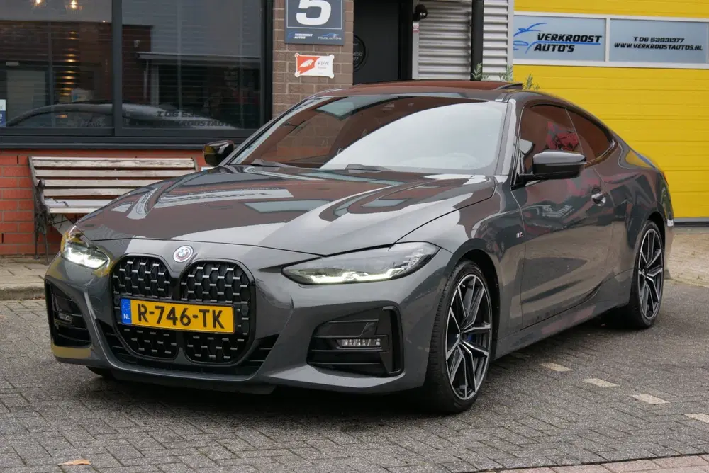 BMW 4-serie 4-serie Coupé 420i High Executive. m sport uit 2022, foto 2